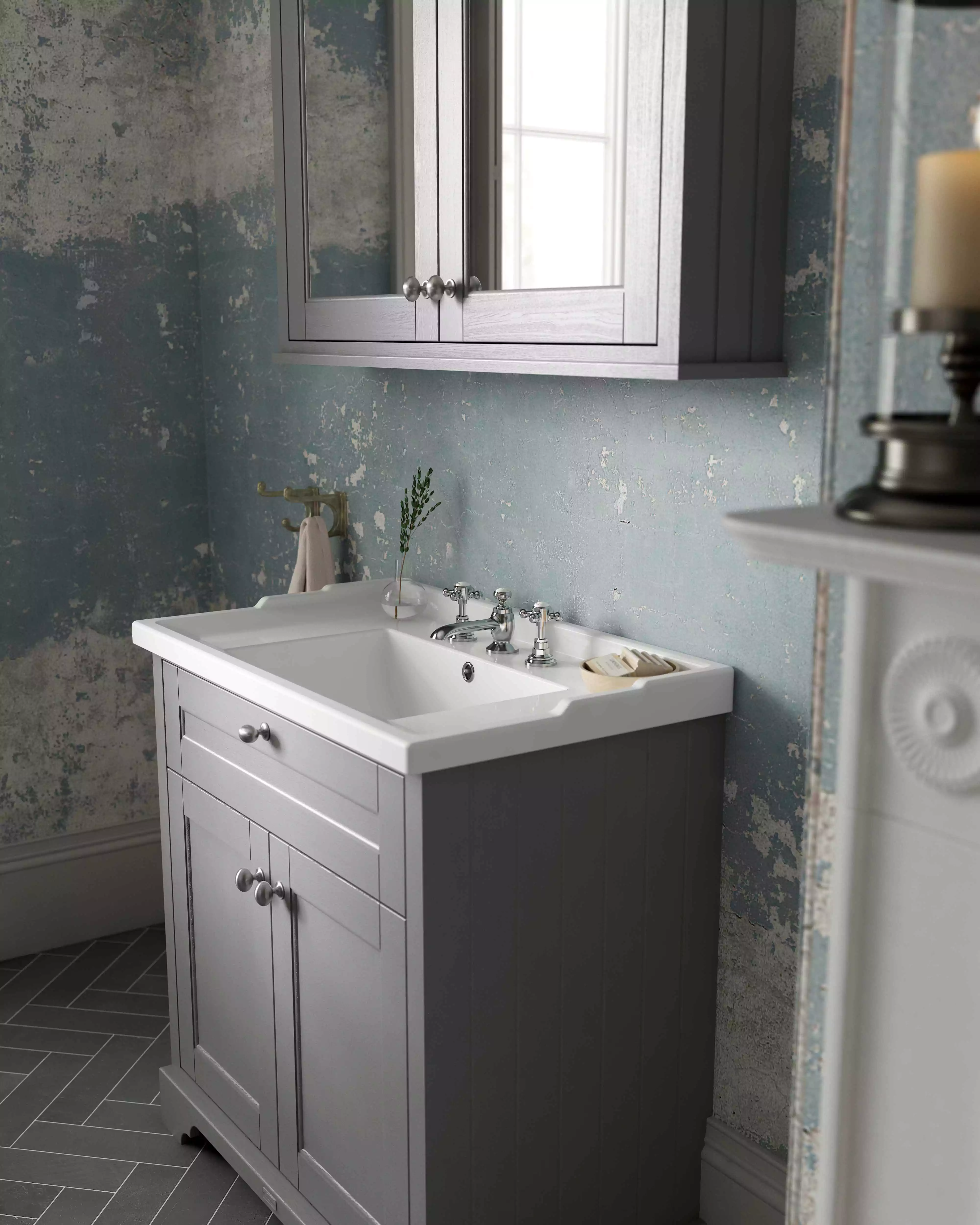 traditional-bathroom