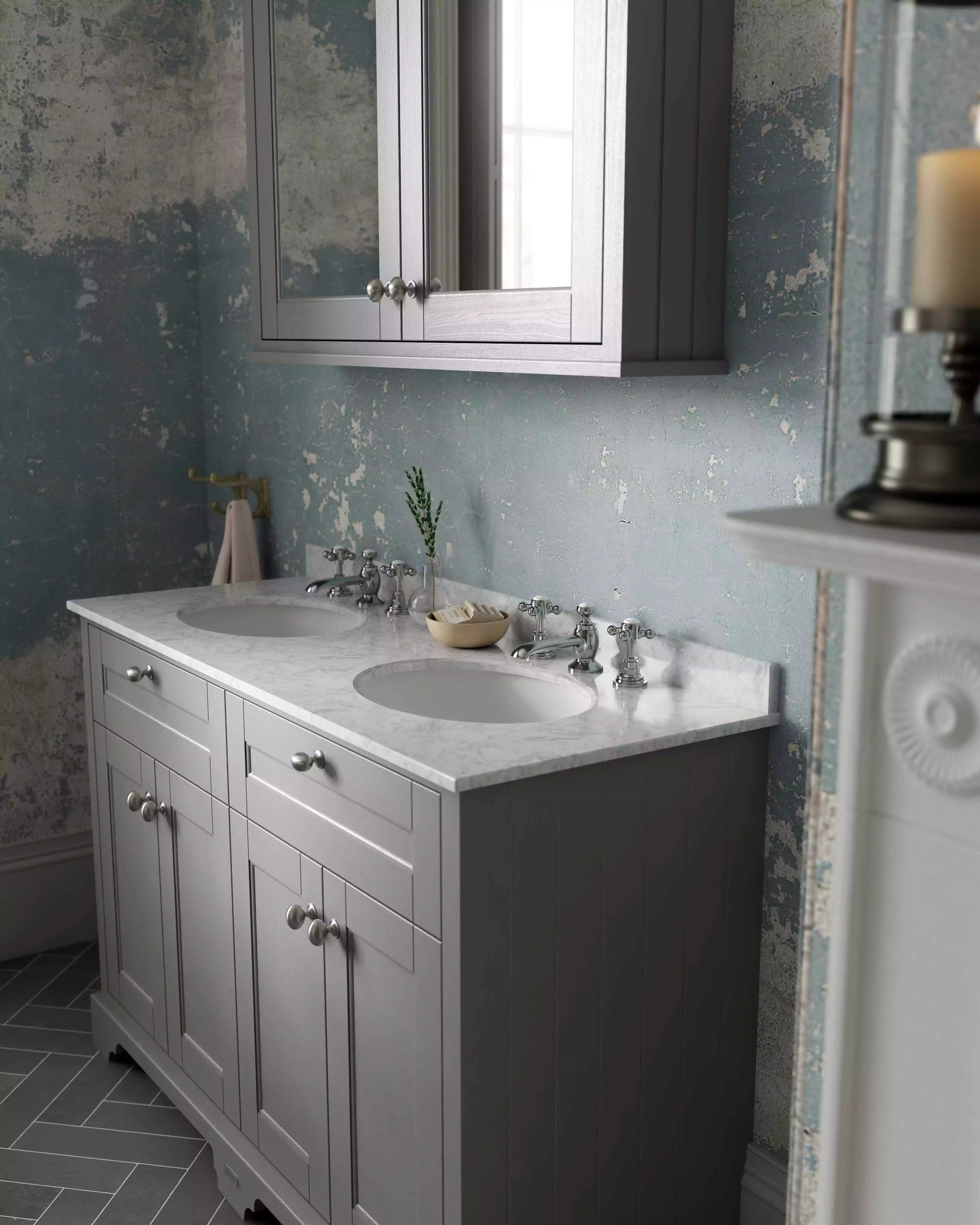 traditional-bathroom